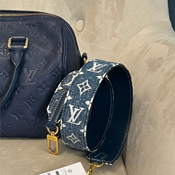 Louis Vuitton Denim Bandolier Strap. 35” long. Impossible to find! - Picture 10 of 16